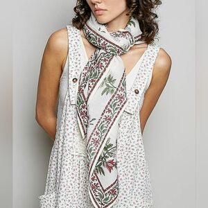 Q9 Red, Green And Cream Scarf by POL